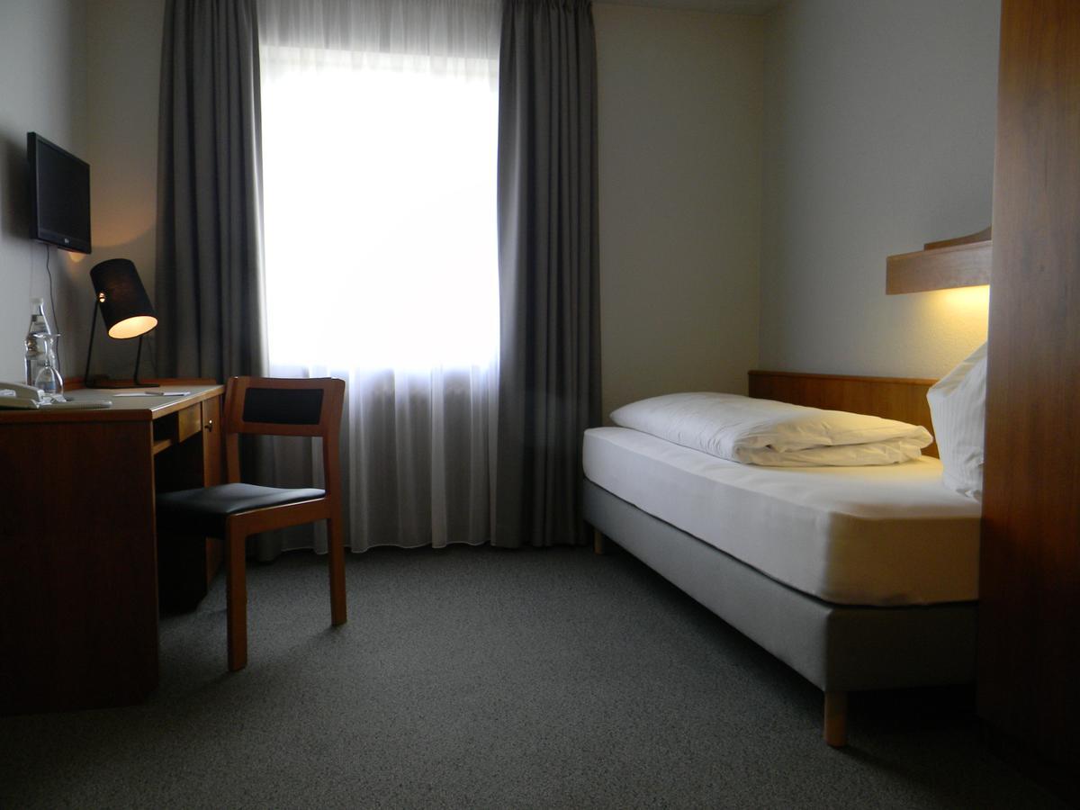 Hotel Landgut Burg Gmbh Weinstadt Exteriér fotografie